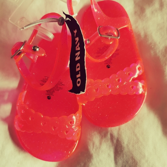 Two pairs old navy baby girl sandals - Picture 6 of 7